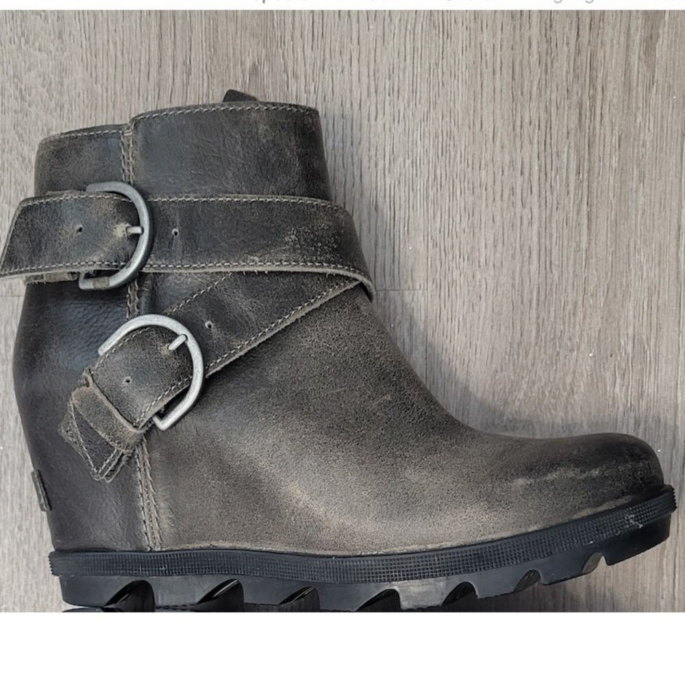 Sorel Joan of Artice Wedge Gray Leather Ankle Boots Buckle Lugged Womens 6.5